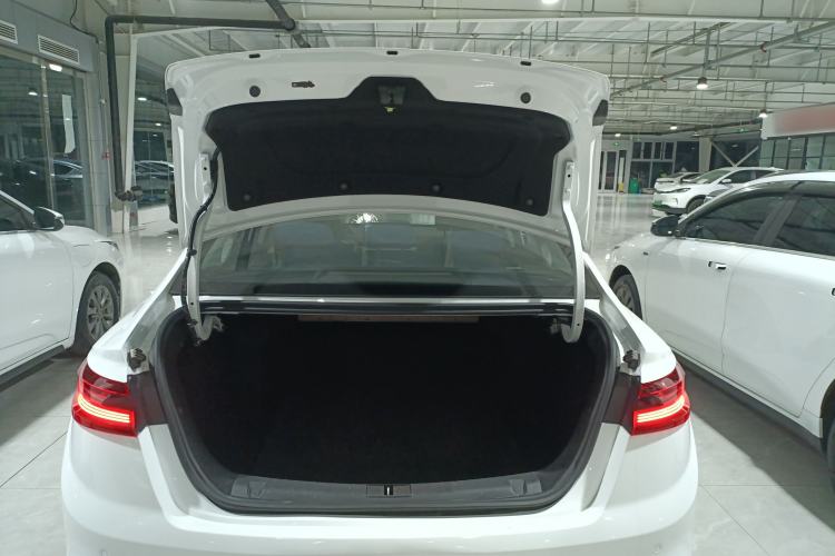 Used Geometry A 2021 Pro Enhanced High-Efficiency Range Version 600KM A600 Asian Games Edition Trunk