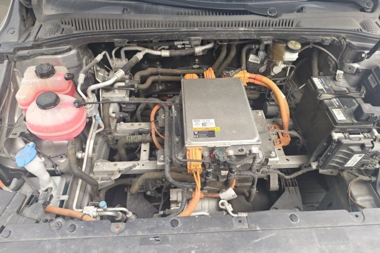 Used Geometry A 2022 Pro 430KM Green Apple Pro Engine Bay
