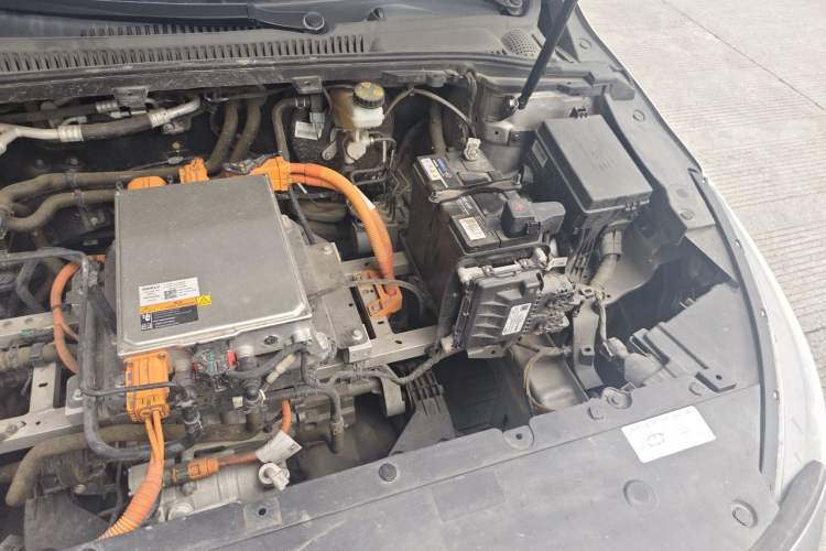 Used Geometry A 2022 Pro 430KM Green Apple Pro Engine Bay Left