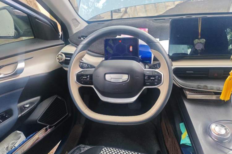 Used Geometry A 2022 Pro 600KM Red Apple Plus Steering Wheel