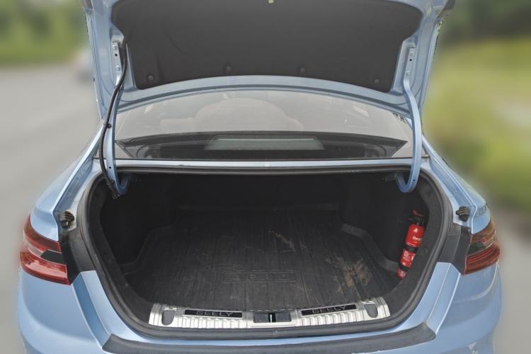 Used Geometry A 2022 Pro 430KM Commuter Edition Trunk