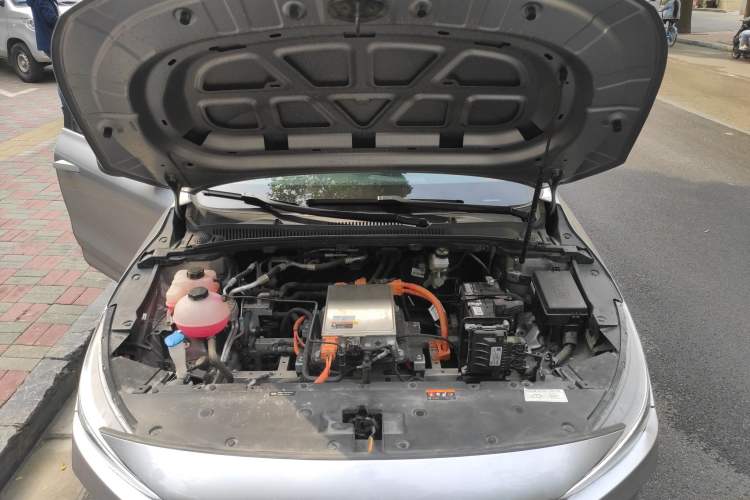 Used Geometry A 2022 Pro 430KM Commuter Edition Engine Bay