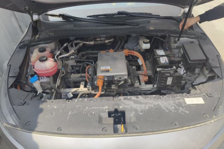 Used Geometry A 2022 Pro 600KM Red Apple Plus Engine Bay