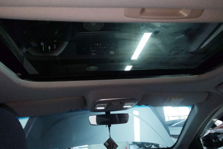 Used Geometry A 2022 Pro 600KM Red Apple Plus Headliner