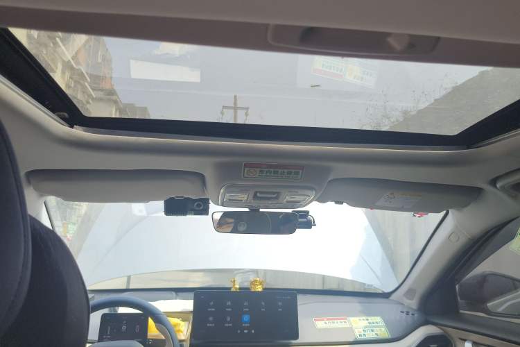 Used Geometry A 2022 Pro 600KM Red Apple Plus Headliner