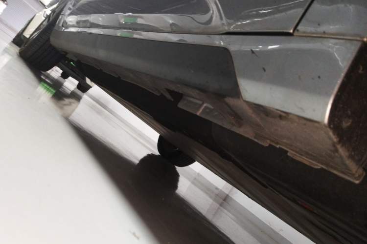 Used Geometry A 2022 Pro 600KM Red Apple Plus Right Side Sill