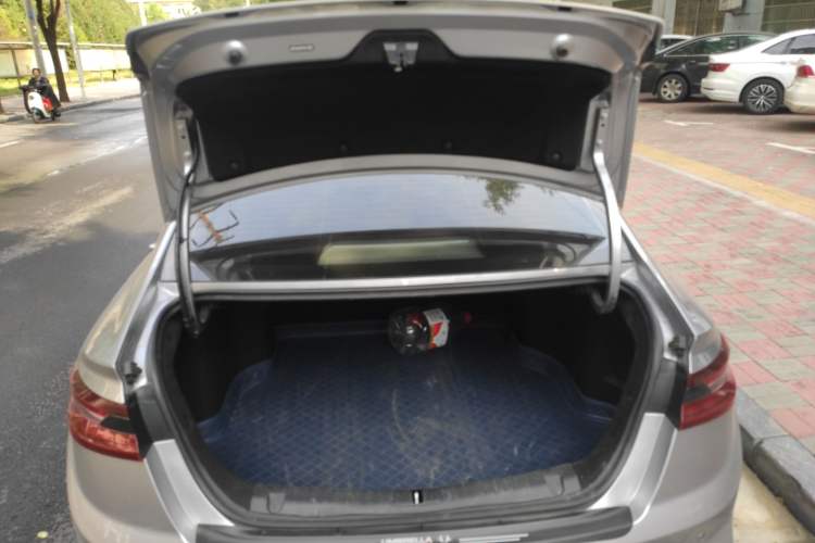 Used Geometry A 2022 Pro 430KM Commuter Edition Trunk