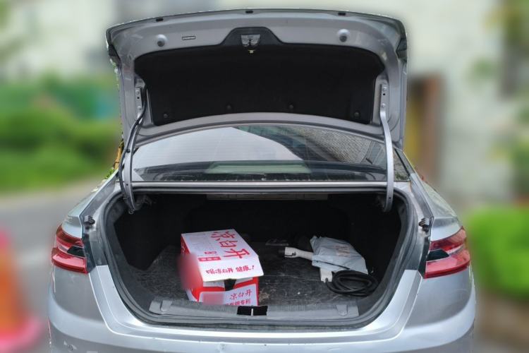 Used Geometry A 2022 Pro 600KM Red Apple Plus Trunk