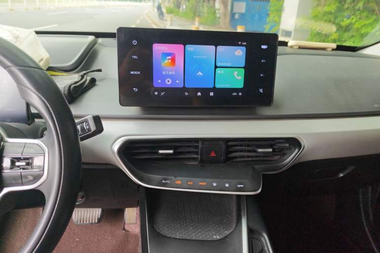 Used Geometry A 2022 Pro 430KM Commuter Edition Audio And AC Panel
