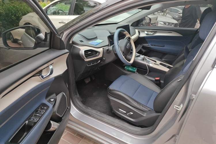 Used Geometry A 2022 Pro 600KM Red Apple Plus Driver Seat