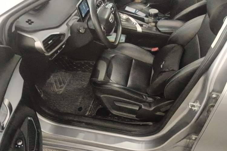 Used Geometry A 2022 Pro 430KM Commuter Edition Driver Seat