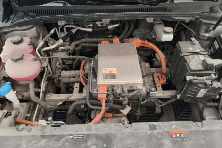 Used Geometry A 2022 Pro 600KM Red Apple Plus Engine Bay