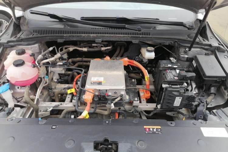 Used Geometry A 2022 Pro 600KM Red Apple Plus Engine Bay
