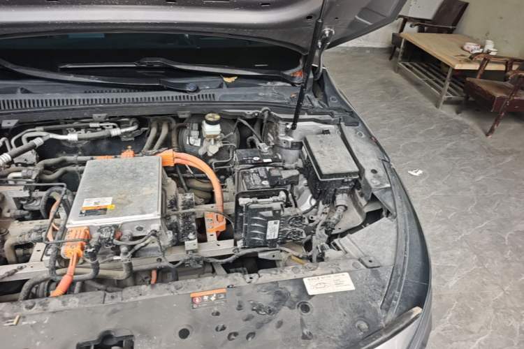 Used Geometry A 2022 Pro 430KM Green Apple Pro Engine Bay Left