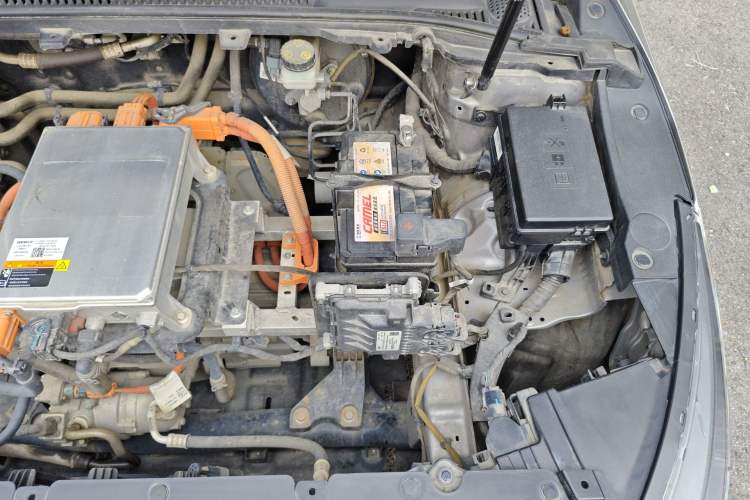 Used Geometry A 2022 Pro 430KM Green Apple Pro Engine Bay Left