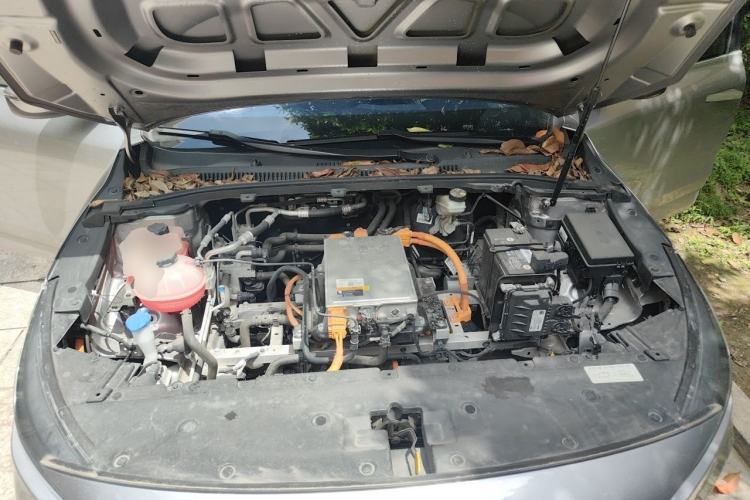 Used Geometry A 2022 Pro 430KM Green Apple Pro Engine Bay