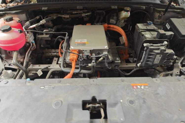 Used Geometry A 2022 Pro 430KM Green Apple Pro Engine Bay