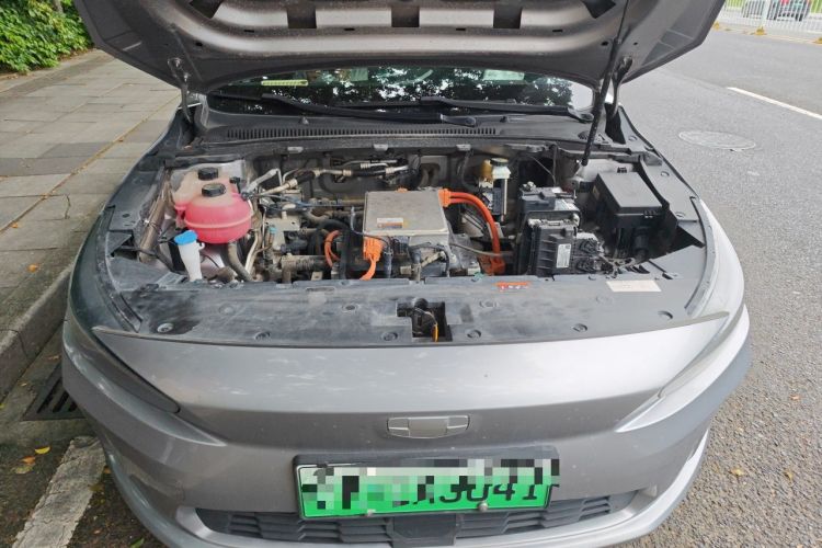 Used Geometry A 2022 Pro 430KM Commuter Edition Engine Bay