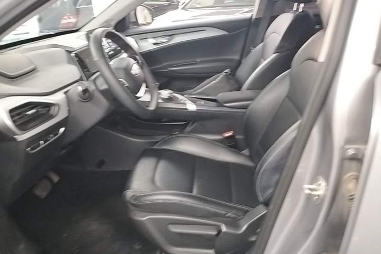 Used Geometry A 2022 Pro 430KM Commuter Edition Left Front Seat