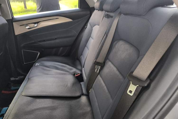Used Geometry A 2022 Pro 600KM Red Apple Plus Left Rear Seat