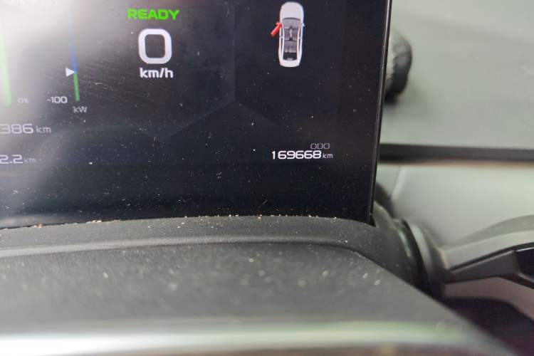 Used Geometry A 2022 Pro 430KM Commuter Edition Odometer Close Up