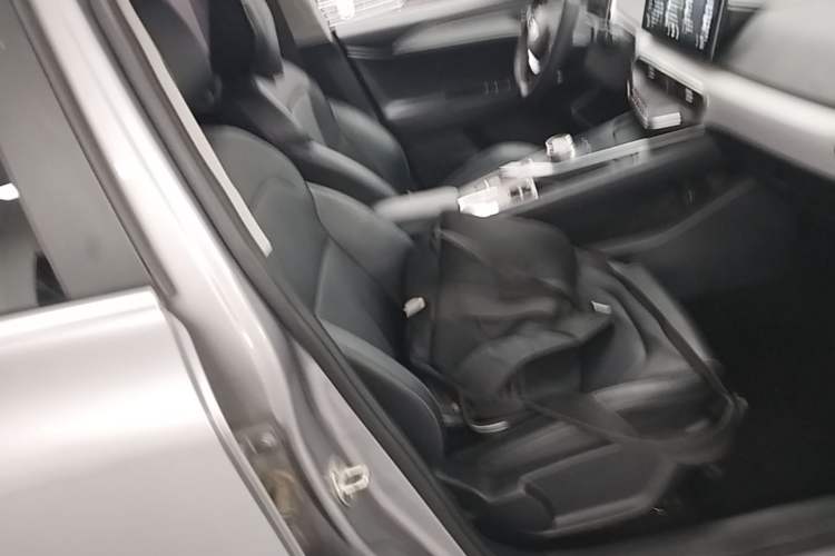Used Geometry A 2022 Pro 430KM Commuter Edition Right Front Seat