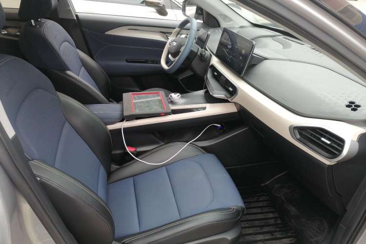 Used Geometry A 2022 Pro 600KM Red Apple Plus Right Front Seat