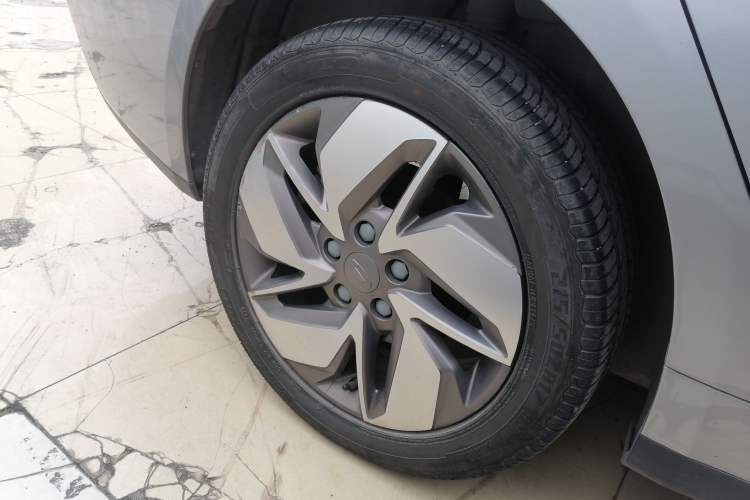 Used Geometry A 2022 Pro 600KM Red Apple Plus Right Rear Wheel Hub