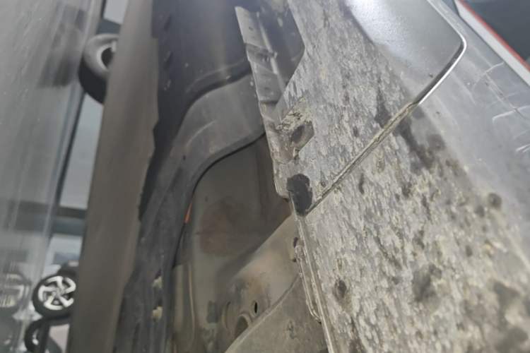 Used Geometry A 2022 Pro 430KM Green Apple Plus Right Side Sill