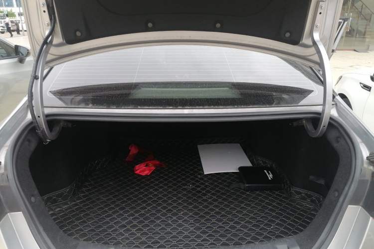 Used Geometry A 2022 Pro 600KM Red Apple Plus Trunk