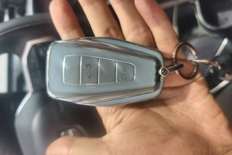 Used Geometry A 2022 Pro 430KM Commuter Edition Vehicle Key
