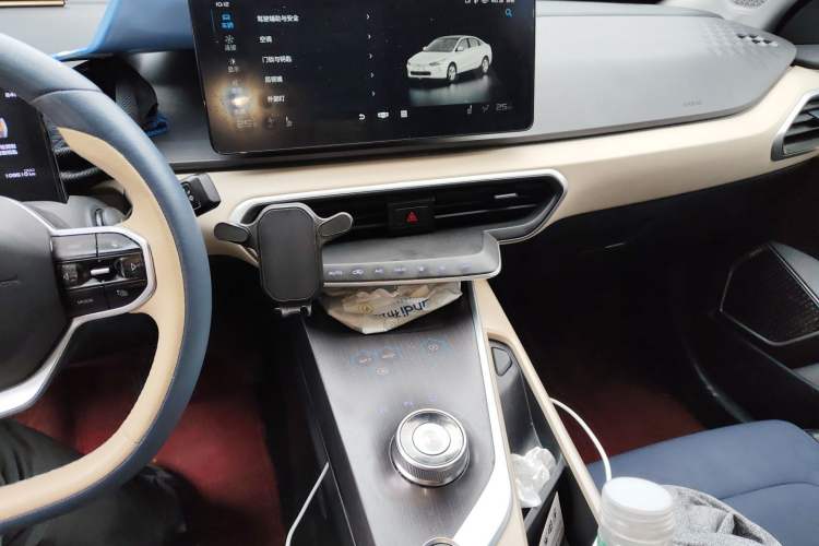 Used Geometry A 2022 Pro 600KM Red Apple Plus Audio And AC Panel
