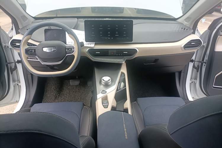 Used Geometry A 2022 Pro 430KM Green Apple Pro Center Console