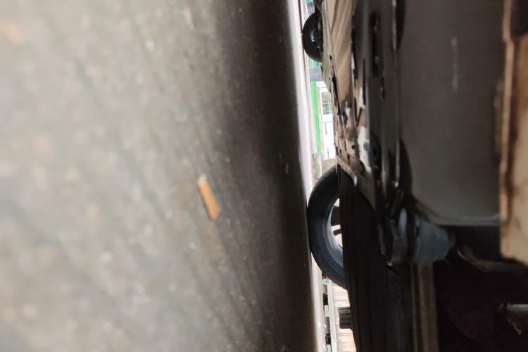 Used Geometry A 2022 Pro 430KM Green Apple Pro Chassis Front Right