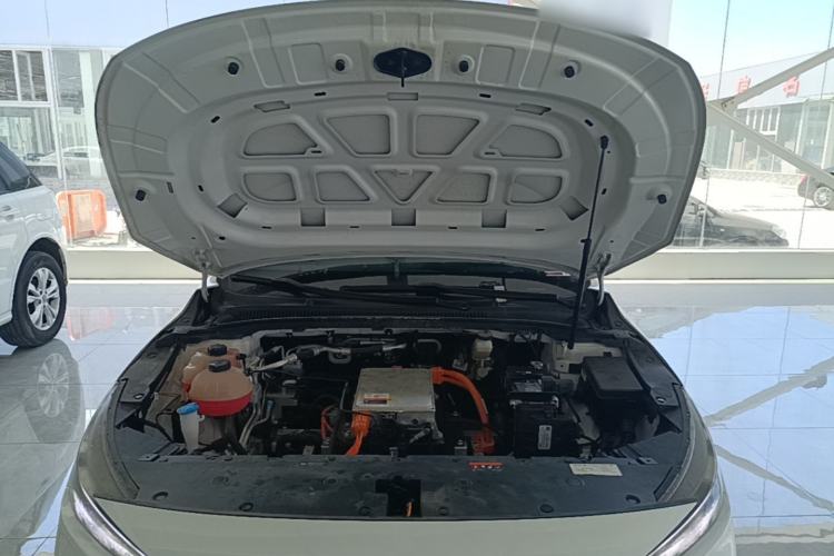 Used Geometry A 2022 Pro 430KM Commuter Edition Engine Bay