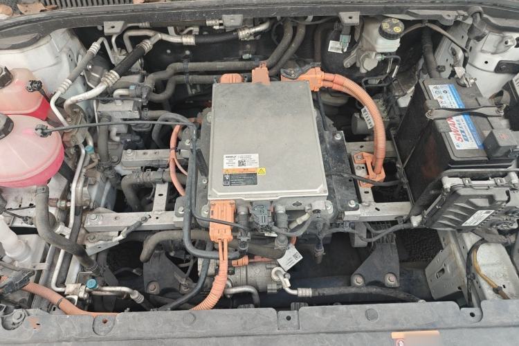 Used Geometry A 2022 Pro 430KM Business Edition Engine Bay
