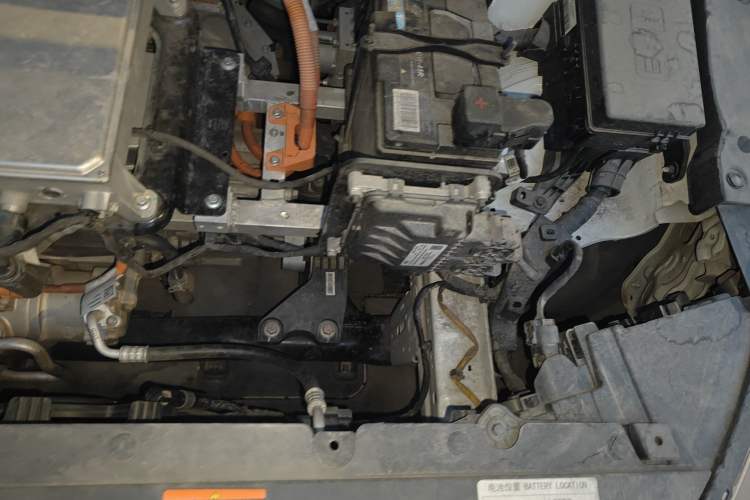 Used Geometry A 2022 Pro 430KM Commuter Edition Engine Bay Left