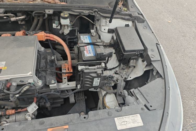 Used Geometry A 2022 Pro 430KM Business Edition Engine Bay Left