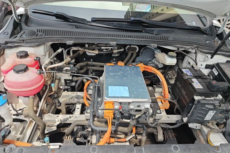 Used Geometry A 2022 Pro 600KM Red Apple Plus Engine Bay