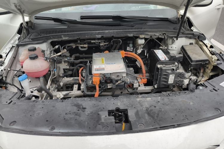 Used Geometry A 2022 Pro 430KM Commuter Edition Engine Bay
