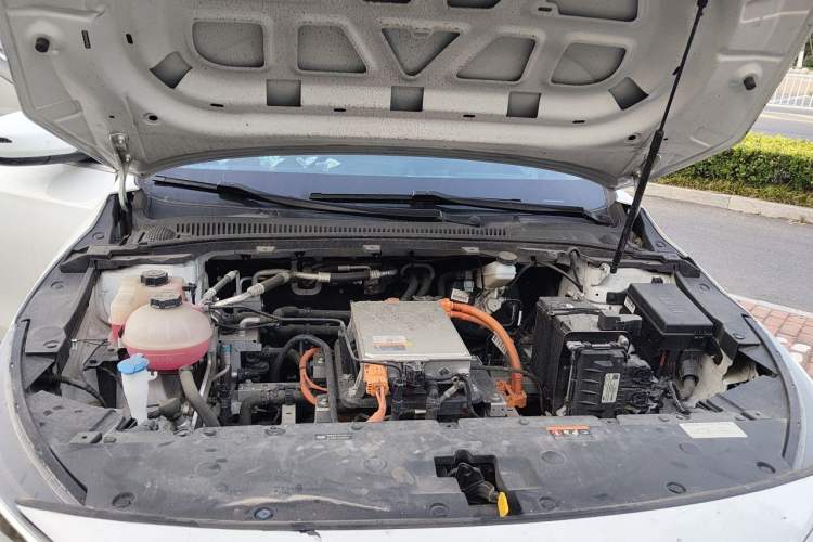 Used Geometry A 2022 Pro 430KM Green Apple Pro Engine Bay