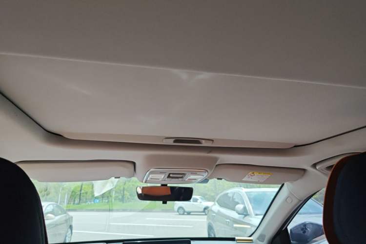 Used Geometry A 2022 Pro 600KM Red Apple Plus Headliner