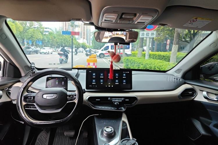 Used Geometry A 2022 Pro 600KM Red Apple Plus Headliner