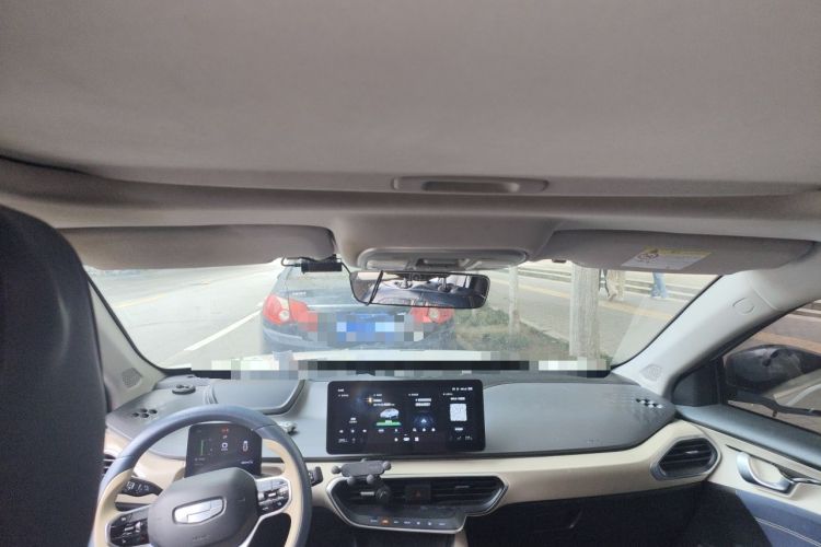 Used Geometry A 2022 Pro 600KM Red Apple Plus Headliner