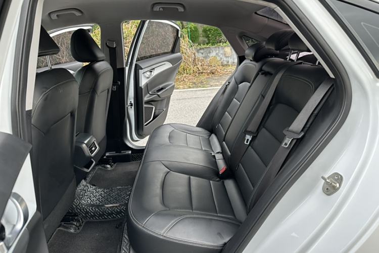 Used Geometry A 2022 Pro 430KM Green Apple Pro Interior 1