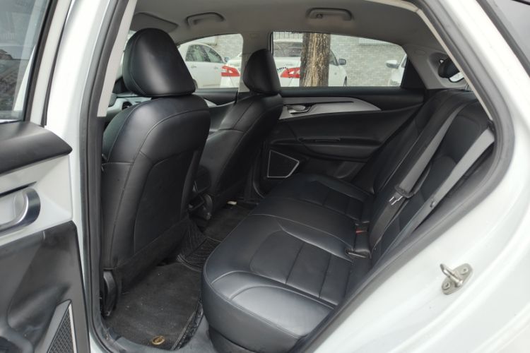 Used Geometry A 2022 Pro 430KM Commuter Edition Interior 2
