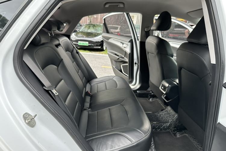 Used Geometry A 2022 Pro 430KM Green Apple Pro Interior 5