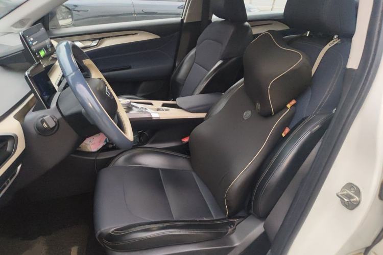 Used Geometry A 2022 Pro 600KM Red Apple Plus Left Front Seat