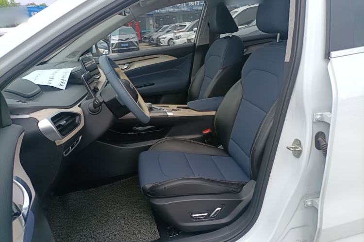 Used Geometry A 2022 Pro 430KM Green Apple Pro Left Front Seat