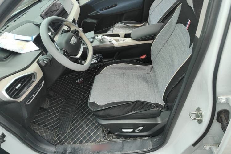 Used Geometry A 2022 Pro 430KM Green Apple Pro Left Front Seat